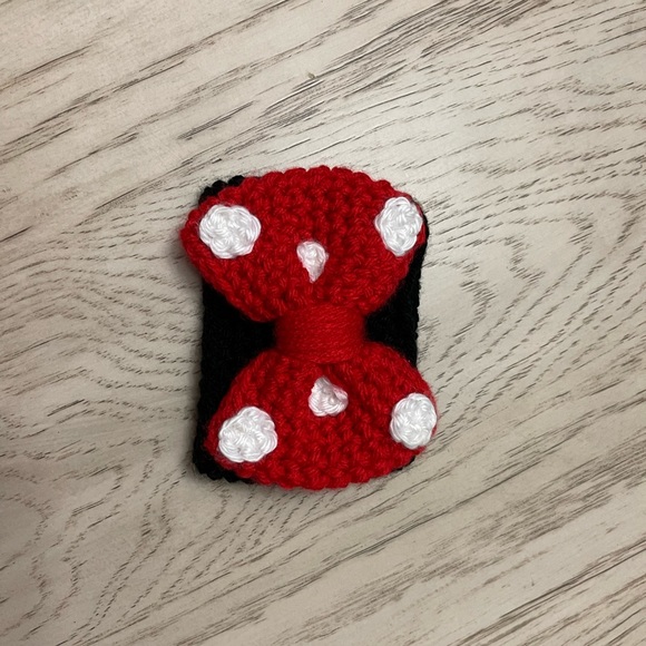Disney’s Minnie Mouse Themed Coozie with Bow - Picture 2 of 3